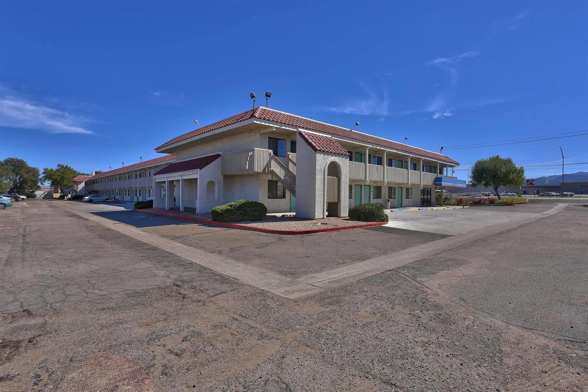 Motel 6-Kingman, Az - Route 66 East Exterior photo