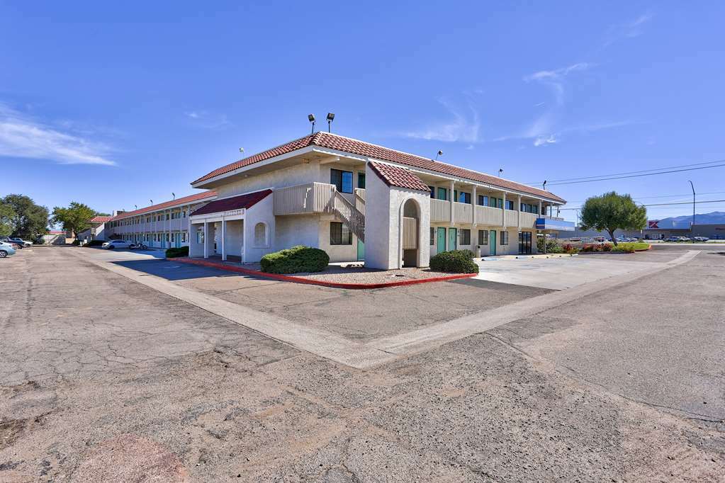 Motel 6-Kingman, Az - Route 66 East Exterior photo